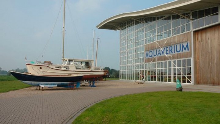 Jachtbemiddeling Sneekerhof is de grootste huurder van het Aquaverium.