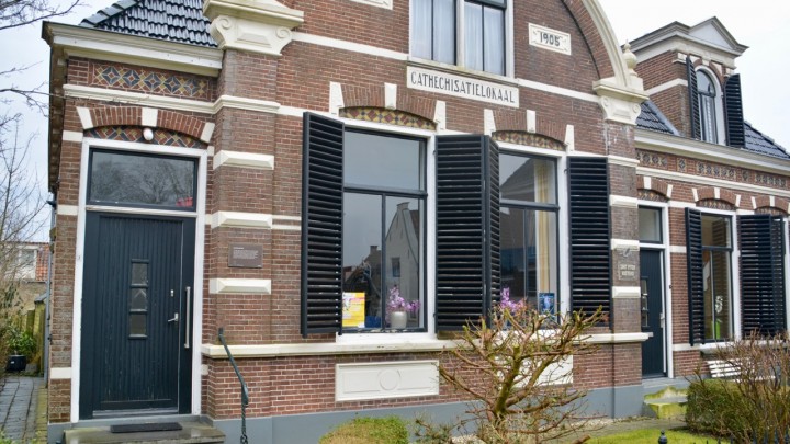 Het fraaie catechisatielokaal aan de Kerkstraat 3 in Grou.