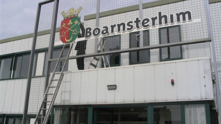 Wegens een verbouwing van het gemeentehuis was de gemeente Boarnsterhim in 2006 en 2007 gevestigd in het oude Heinekengebouw.